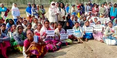 असम के छात्रों ने घायल कार्यकर्ता मैना नायक के मुआवजे की मांग को लेकर विरोध प्रदर्शन किया

