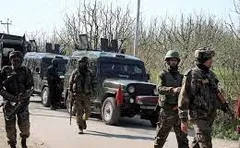जम्मू-कश्मीर: हिजबुल मुजाहिदीन आतंकवादी हथियारों समेत गिरफ्तार 