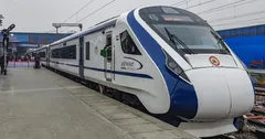 गजबः वंदे भारत ट्रेन ने छू ली 180 की रफ्तार, ये VIDEO देखकर आपके भी उड़ जाएंगे होश