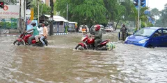 Lucknow में भारी बारिश ने मचाया प्रलय, 9 की मौत, लोगों को घर में ही रहने की सलाह