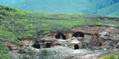 तिनसुकिया जिले में 5000 से अधिक अवैध रैट होल खदानें,  चलता है कोयला माफिया का राज