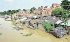 यूपी में घाघरा नदी ने 24 साल का रिकॉर्ड तोड़ा, आजमगढ़ के 65 गांवों में मचाई तबाही, प्रशासन मौके पर
