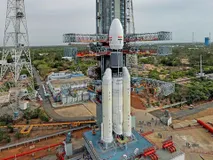 ISRO का 'बाहुबली' LVM-3 रॉकेट 36 सैटेलाइट को लॉन्च करने को तैयार, काउंटडाउन जारी