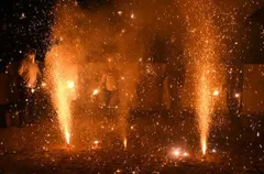 दीपावली के दिन पटाखे और दीपक जलाते समय भूलकर भी ना करें ये गलती, वरना लग सकता है बड़ा झटका