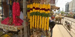 गजब! फूल-माला की दुकान की लगी 1.72 करोड़ की बोली, बड़े-बड़े रियल स्टेट दिग्गज हैरान