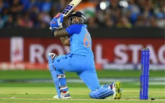 T20 World Cup के सेमीफाइनल में टीम इंडिया को बुरी तरह रौंदने वाले बटलर ने सूर्यकुमार यादव को दिया इतना बड़ा तोहफा