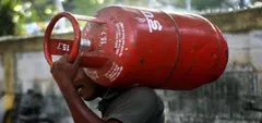 भारत के करोड़ों लोगों की लगी लॉटरी, होली पर मिलेंगे 2 फ्री गैस सिलेंडर