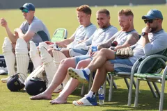 पाकिस्तान पहुंची इंग्लैंड की टीम को लगा बड़ा झटका, आधे खिलाड़ियों का हुआ बुरा हाल, जानिए कैसे