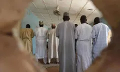 नमाज अदा कर रहे लोगों पर अंधाधुंध फायरिंग , इमाम सहित 12 लोगों की मौत