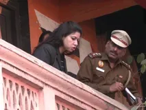 दिल्ली में टीचर बनी हैवान, पहले 5वीं की छात्रा को कैंची से मारा, फिर पहली मंजिल से नीचे फेंक दिया