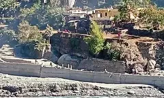 उत्तराखंड में तटबंध का निर्माण कर रहे मजदूरों पर नेपाल की ओर से एक बार फिर पत्थरबाजी