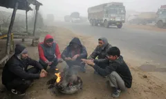 उत्तर भारत कड़ाके की ठंड , दिल्ली में शिमला-मसूरी से अधिक ठंड, शीत लहर से राहत मिलने की उम्मीद नहीं