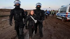 जर्मनी में क्लाइमेट एक्टिविस्ट ग्रेटा थनबर्ग हिरासत में, कोयला खदान के खिलाफ कर रही थीं प्रदर्शन