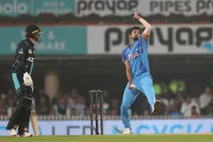 IND VS NZ 2nd ODI: न्यूजीलैंड ने जीता टॉस, पहले करेगी बल्लेबाजी, टीम इंडिया ने उमरान मलिक OUT