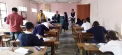 अरुणाचल: आंदोलन कर रहे शिक्षकों ने परीक्षाओं का बहिष्कार करने का फैसला टाला