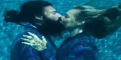 कपल ने बनाया पानी के अंदर सबसे देर तक kiss का रिकॉर्ड, गिन‍ीज बुक में दर्ज हुआ नाम



