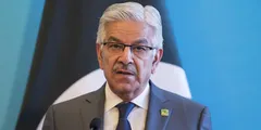 पाकिस्‍तान के रक्षा मंत्री ने कबूला देश दिवालिया, आतंकवाद 

