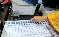 त्रिपुरा में ईवीएम में चुनाव चिन्ह ढकने के आरोप में एक व्यक्ति गिरफ्तार