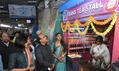 एनएफ रेलवे ने गुवाहाटी रेलवे स्टेशन पर पहली बार ट्रांस टी स्टॉल खोला