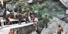 सिक्किम: अनियंत्रित होकर तीस्ता नदी में गिरा सेना का वाहन, चालक लापता



