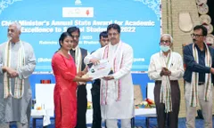 त्रिपुरा के मुख्यमंत्री ने छात्रों, सिविल सेवकों को उत्कृष्टता के लिए दिया पुरस्कार