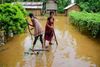 असम में बाढ़ का कहर जारी, अब तक 28 लोगों की मौत, 5.75 लाख से अधिक लोग प्रभावित