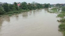 मणिपुरः लखरू नदी की खाई में गिरा चावल से भरा ट्रक, एक की मौत, चालक लापता