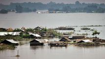 असम में बाढ़ का कहर जारी, अब तक 134 लोगों की मौत, 21 लाख से ज्यादा लोग प्रभावित