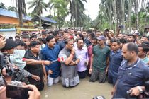 Assam flood update: पोहुमारा नदी की बाढ़ बर्बाद मंजर को देख छलके मुख्यमंत्री हिमंता के आंसू