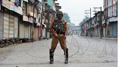 चार आतंकवादियों के मारे जाने के बाद दक्षिण कश्मीर में भड़की हिंसा, कर्फ्यू लागू  
