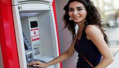 ATM से निकासी की सीमा घटाई, एक दिन में निकाल सकेंगे सिर्फ 20,000 रुपये