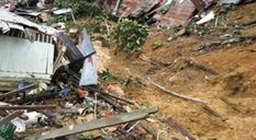 कच्चे मकान में सो रही नाबालिग सहित दो की मौत, अगरतला में बाढ़ की आशंका 