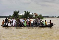 आजादी के 70 वर्ष बाद भी बाढ़ और सूखा भारत के लिए अभिशाप

