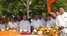 राजकीय सम्मान के साथ संतोष मोहन देव का अंतिम संस्कार