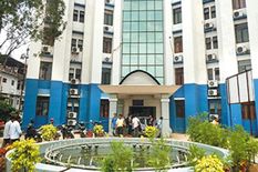 असम : गुवाहाटी मडिकल कॉलेज ब्लड बैंक के चार कर्मचारी गिरफ्तार