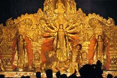 दुर्गा पूजा : कपडा बाजार पर पड़ी  जीएसटी की मार


