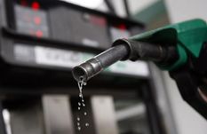 पेट्रोल डीजल की बढ़ी हुई कीमतों को लेकर शुरू हुआ सरकार के खिलाफ विरोध 