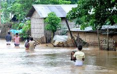 भारी बारिश से असम के करीमगंज में आई बाढ़,धान के खेत जलमग्न