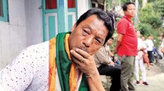 ममता के तेवर पड़े ढीले, गुरुंग को पकडऩे के लिए सिक्किम से मांगेंगी मदद