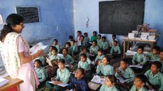 वेतन विसंगती को लेकर असम में प्राइमरी स्कूलों के शिक्षक हड़ताल पर