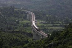 चीन के होश उड़ाने जा रहा है इंडियन रेलवे, जल्द शुरु करेगा ऐसा बड़ा काम