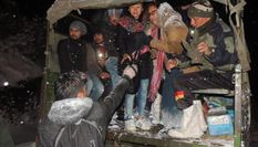 सेना ने सिक्किम में फंसे 150 पर्यटकों को बचाया 