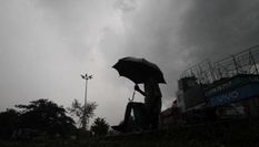 Weather Reports: 50 किमी प्रति घंटे की रफ्तार से चलेंगी हवाएं, आंंधी-तूफान के साथ बारिश की भी चेतावनी
