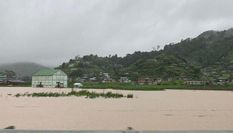 बाढ़ ने लिया भयंकर रूप, पहाड़ियों में बसे गांव भी पानी में डूबे