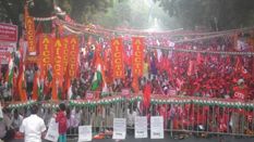 विभिन्न मजदूर संगठनों ने मोदी सरकार के खिलाफ इन मांगों को लेकर मोर्चा खोला 