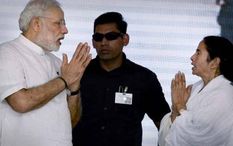 
PM मोदी से राजभवन में मिली ममता, कर दी ऐसी बात