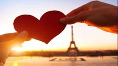 Valentines Day मनाने की असली वजह जानकर दंग रह जाएंगे आप, पेरिस से जुड़े हैं इसके तार