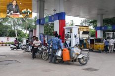 सरकार का बड़ा फैसला! डीजल-पेट्रोल पर जनता को देना होगा कोरोना टैक्स