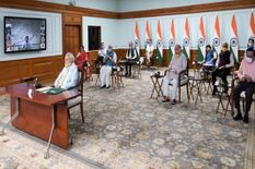 PM मोदी के 20 लाख करोड़ की घोषणा की पेमा खांडू ने की तारीफ