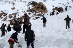 सिक्किम एवलांच में फंसे जवानों को बचाया गया, लेफ्टिनेंट कर्नल समेत 2 की मौत